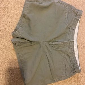 Women’s Green Columbia Shorts Size 12